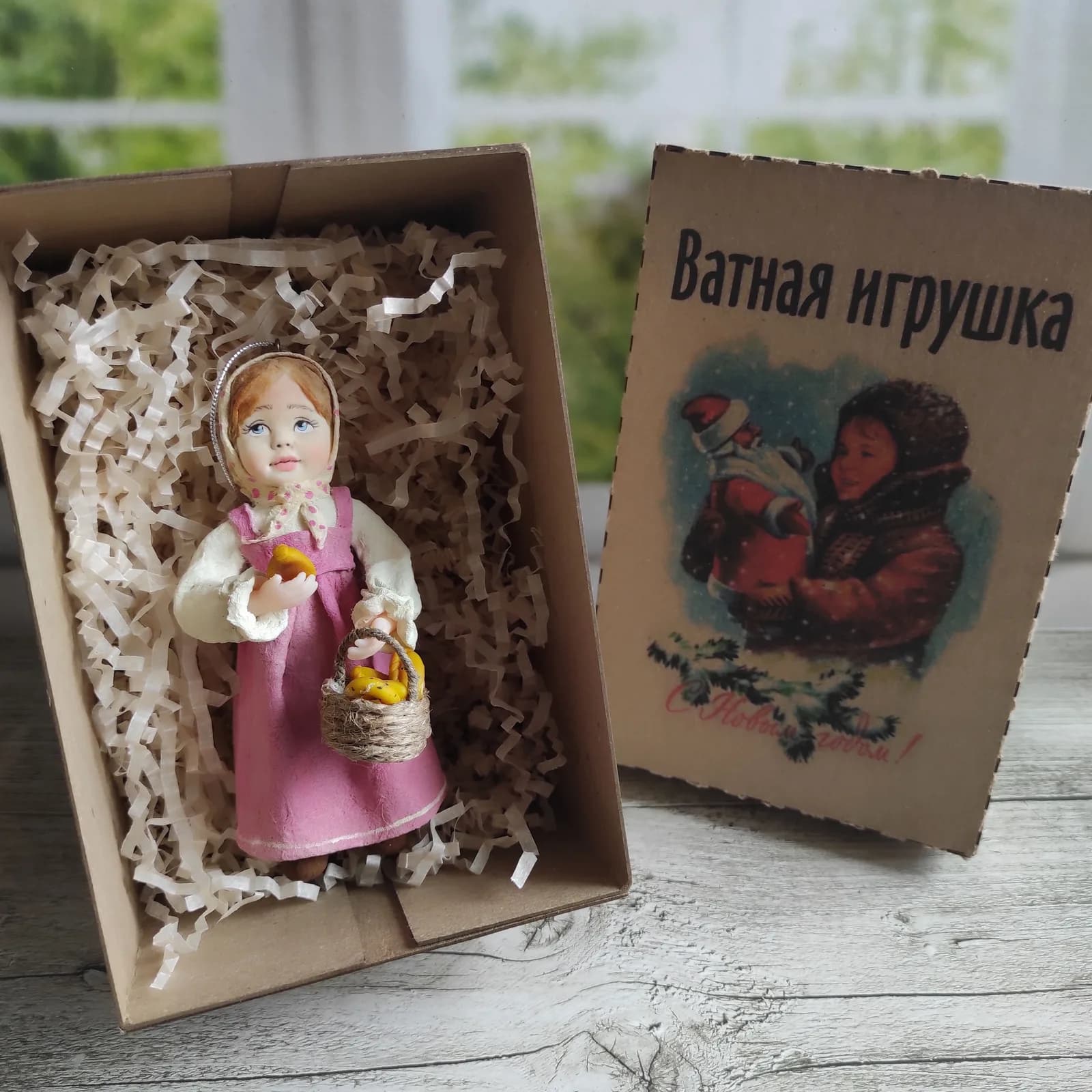 Ватная ёлочная игрушка «Игрушка елочная из ваты девочка с корзиной»