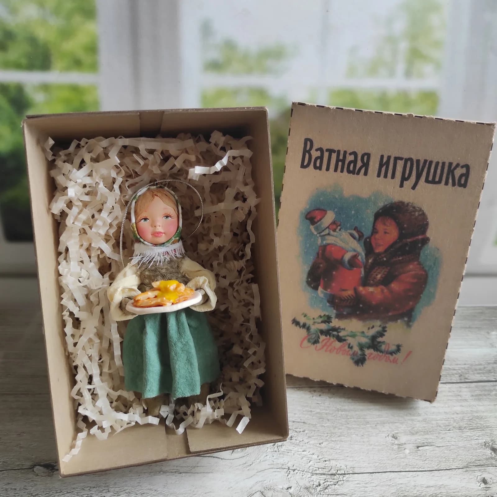 Ватная ёлочная игрушка «Елочная ватная игрушка девочка с блинчиками»