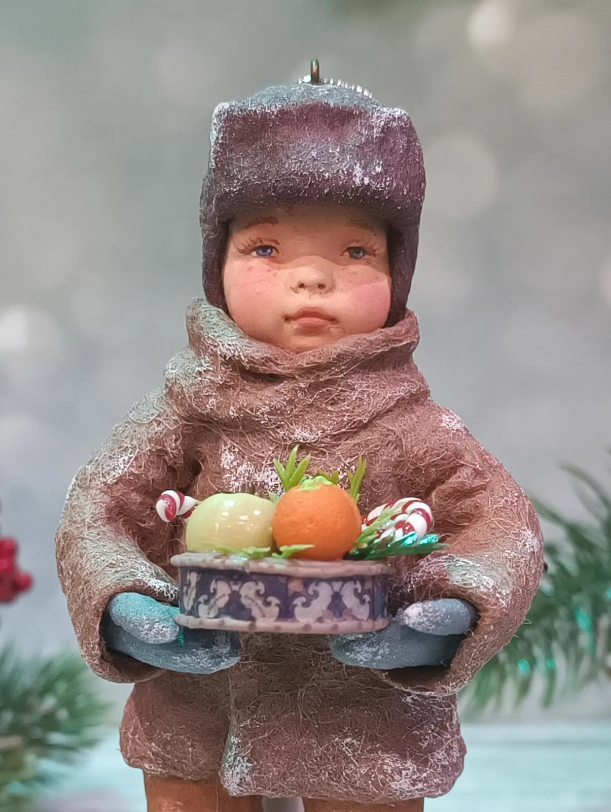 Ватная ёлочная игрушка «Ватная ёлочная игрушка Мальчик с подарком, ретро СССР, ручная работа, коллекционная, подарочная коробка»