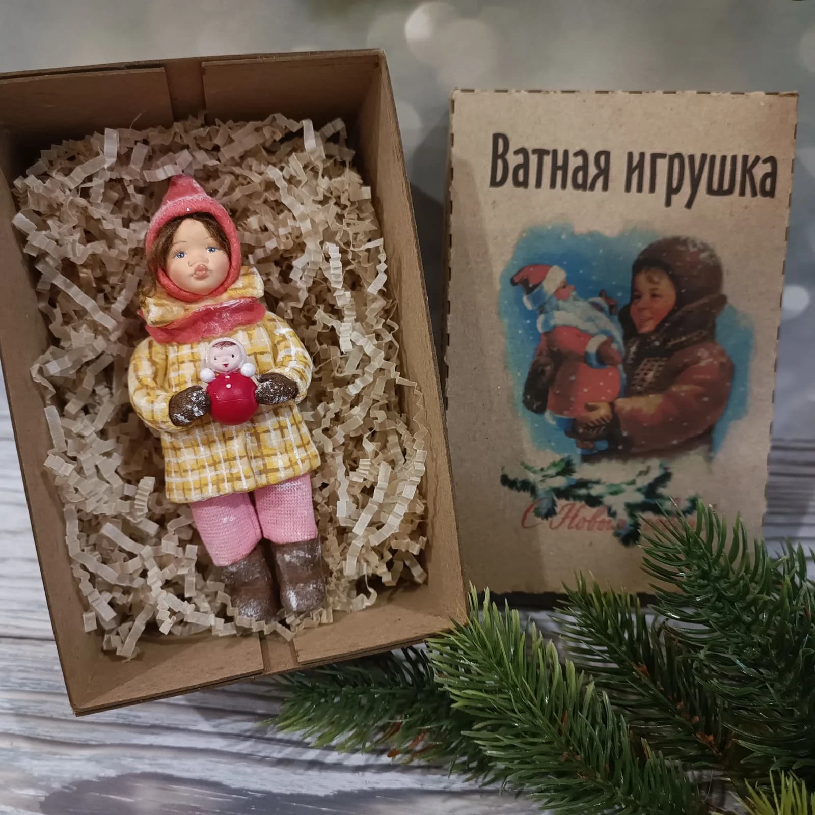 Ватная ёлочная игрушка «Девочка с неволяшкой. Ватная ёлочная игрушка.»