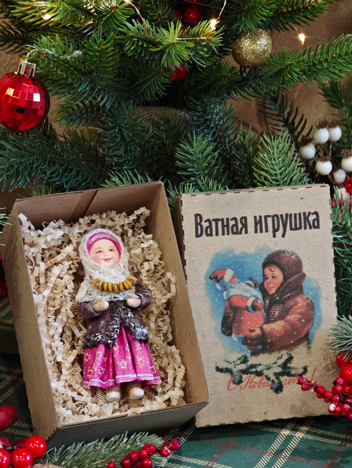 Ватная ёлочная игрушка «Коллекционная ватная ёлочная игрушка. Девочка с баранками, ретро СССР, ручная работа, подарок»