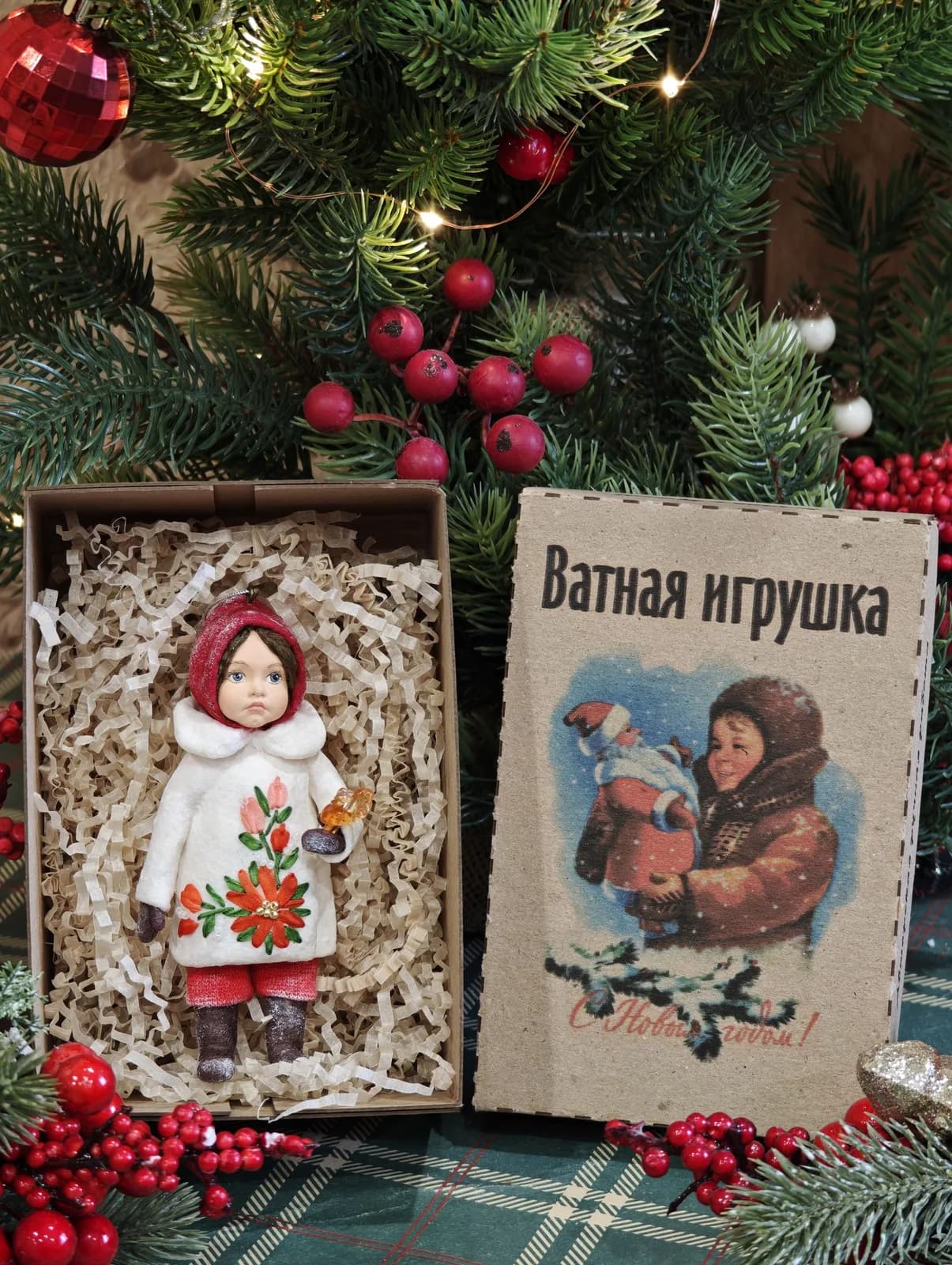 Ватная ёлочная игрушка «Коллекционная ватная ёлочная игрушка. Девочка с леденцом-петушком, ретро СССР, ручная работа, подарок»