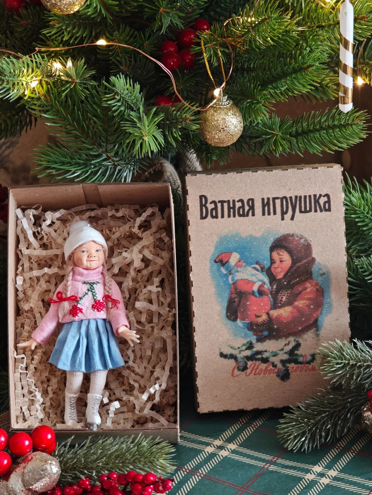 Ватная ёлочная игрушка «Коллекционная ватная ёлочная игрушка. Девочка на коньках, ретро СССР, ручная работа, подарок»