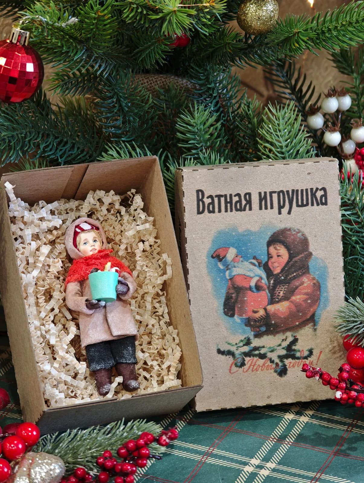 Ватная ёлочная игрушка «Коллекционная ватная ёлочная игрушка. Девочка с ведёрком сладостей, ретро СССР, ручная работа, подарок»