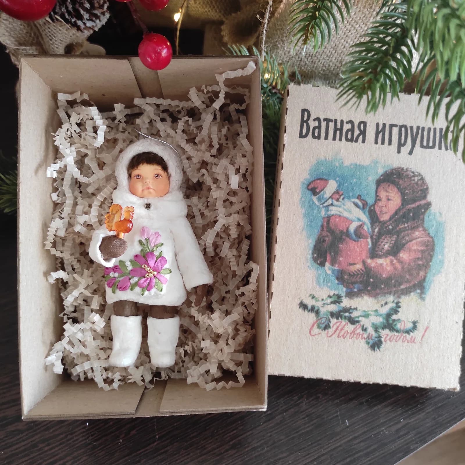 Ватная ёлочная игрушка «Девочка с леденцом. Ватная ёлочная игрушка.»