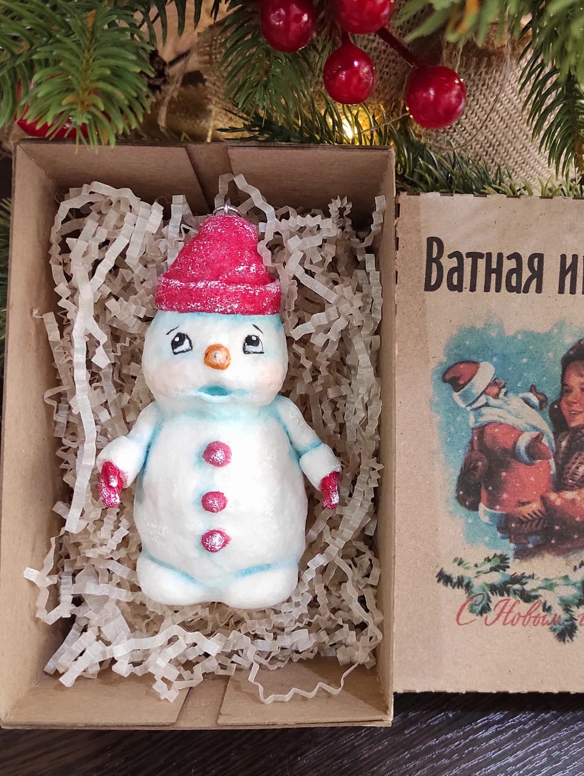 Ватная ёлочная игрушка «Ватная ёлочная игрушка Снеговик Пушок, стиль советских мультиков, ретро СССР, ручная работа, коллекционная, подарочная коробка»