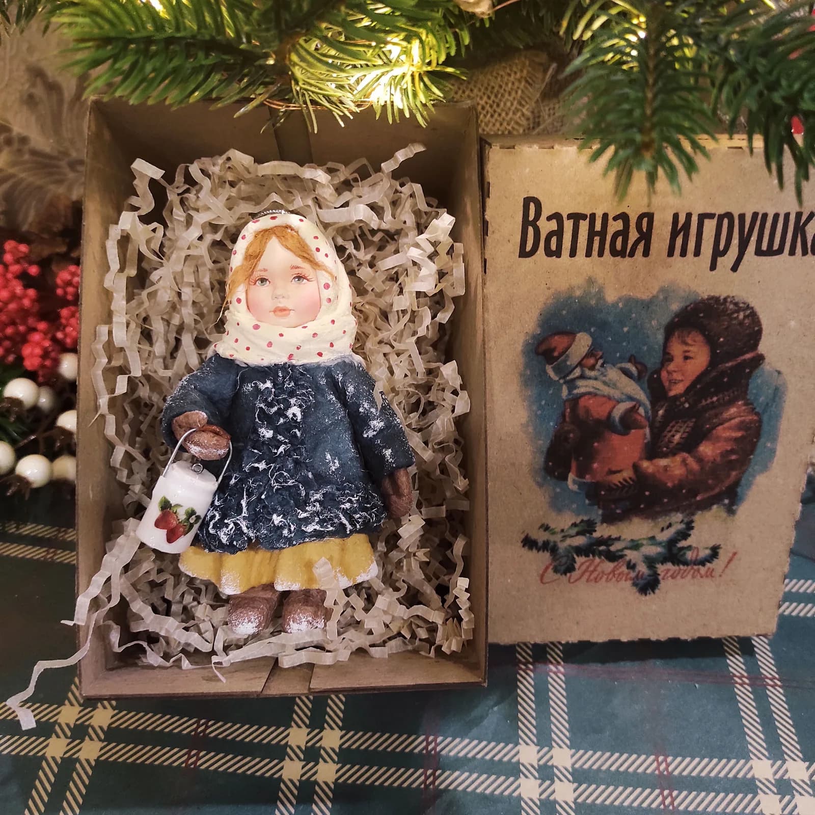 Ватная ёлочная игрушка «Девочка с бидоном. Ватная ёлочная игрушка.»
