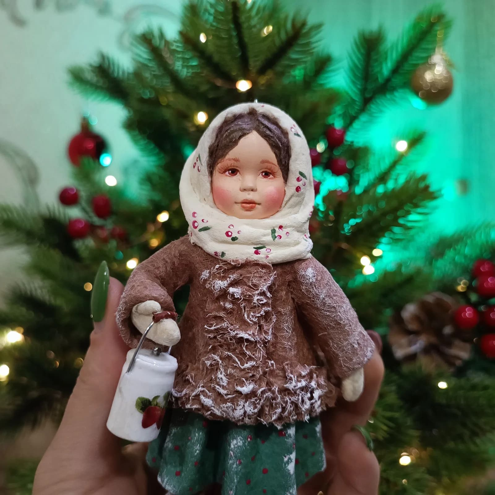Ватная ёлочная игрушка «Девочка с бидоном. Ватная ёлочная игрушка.»