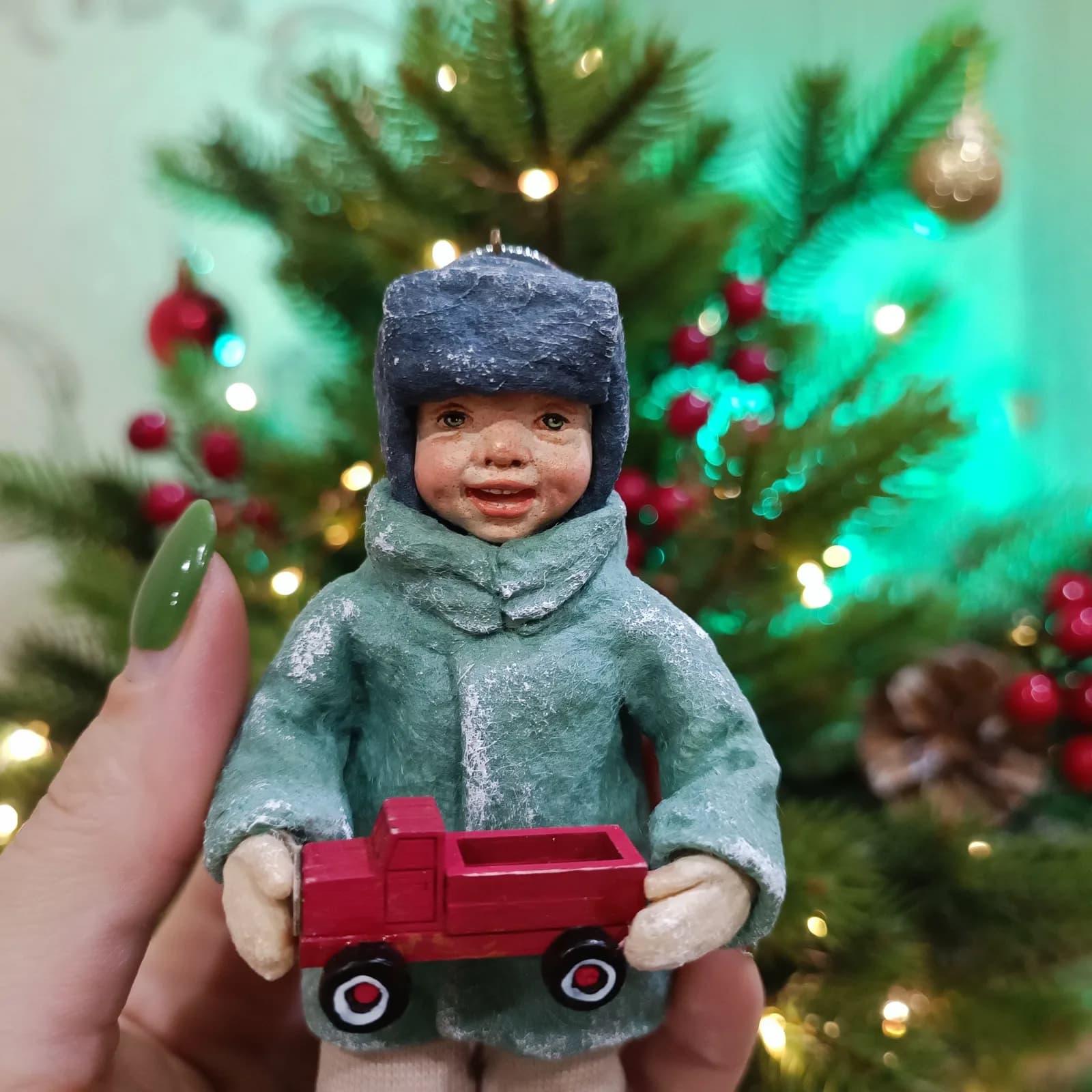 Ватная ёлочная игрушка «Мальчик с машинкой. Ватная ёлочная игрушка.»