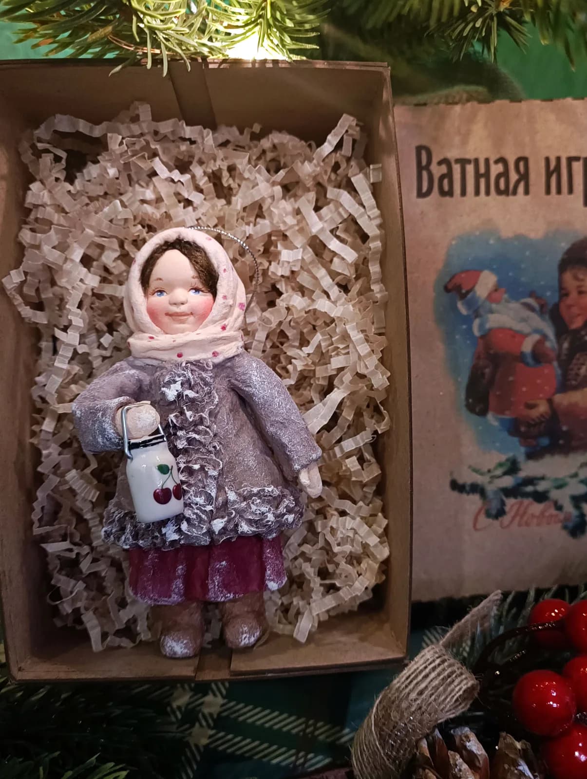 Ватная ёлочная игрушка «Ёлочное украшение из ваты Девочка с бидоном, винтаж ретро, ручная работа, коллекционная»