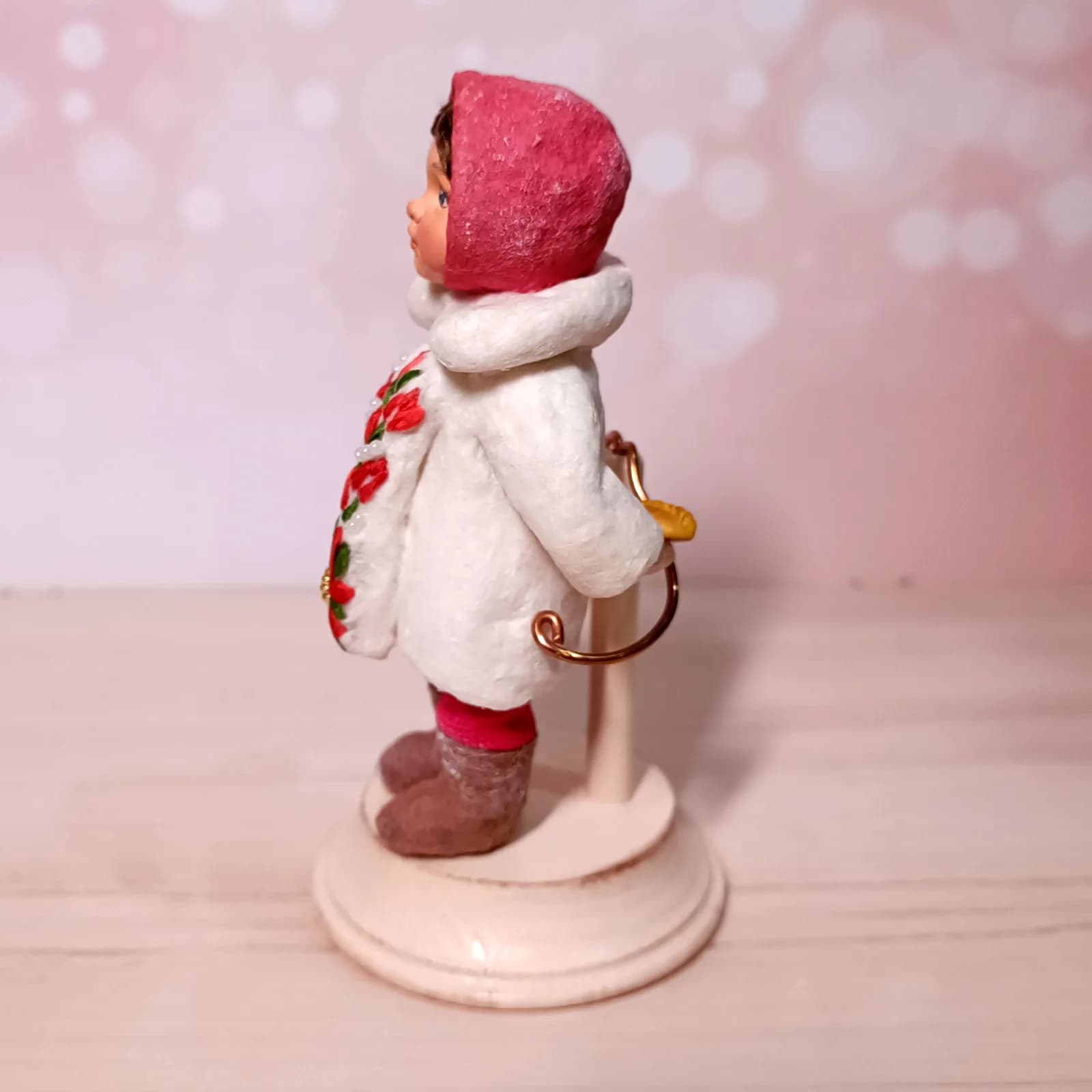 Ватная ёлочная игрушка «Сонечка. Ватная игрушка. Ручная вышивка»