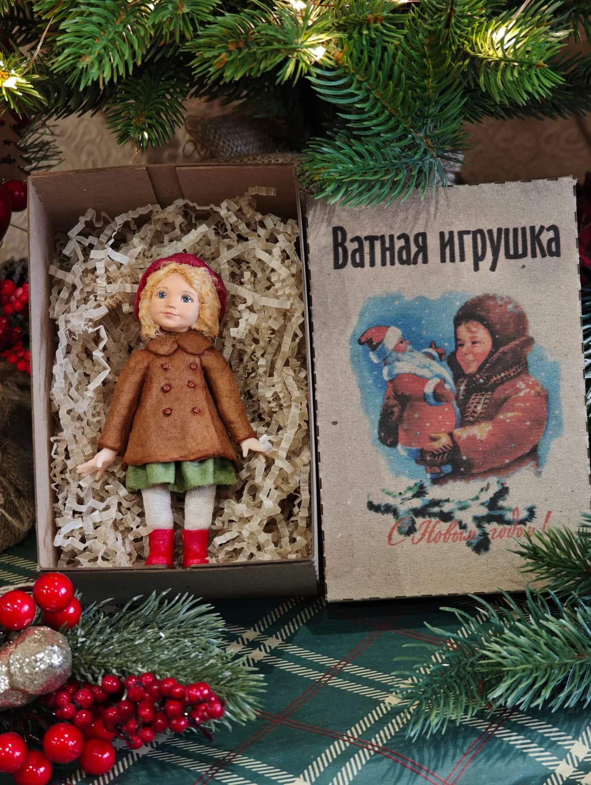 Ватная ёлочная игрушка «Ёлочная игрушка из ваты Девочка модница, ретро винтаж, ручная работа, автор Дарья Краснокутская»
