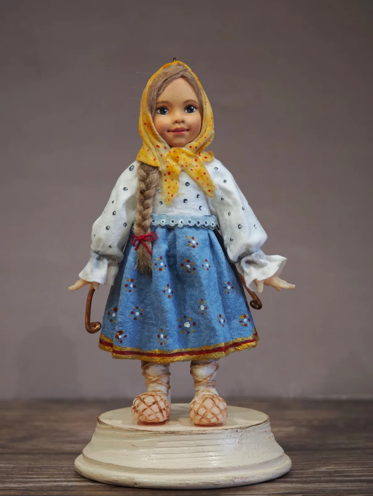 Ватная ёлочная игрушка «Девочка в сарафане. Ватная игрушка. Коллекционная»