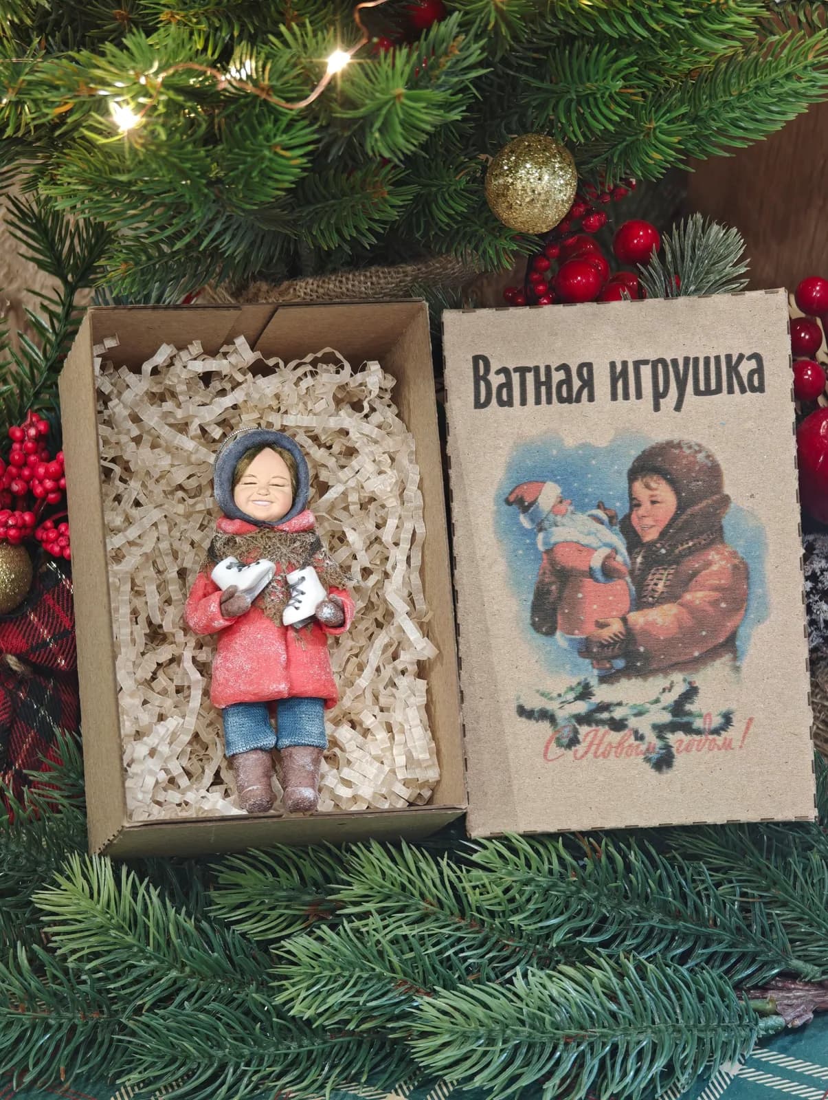 Ватная ёлочная игрушка «Коллекционная ватная ёлочная игрушка. Девочка с коньками, ретро СССР, ручная работа, подарок»