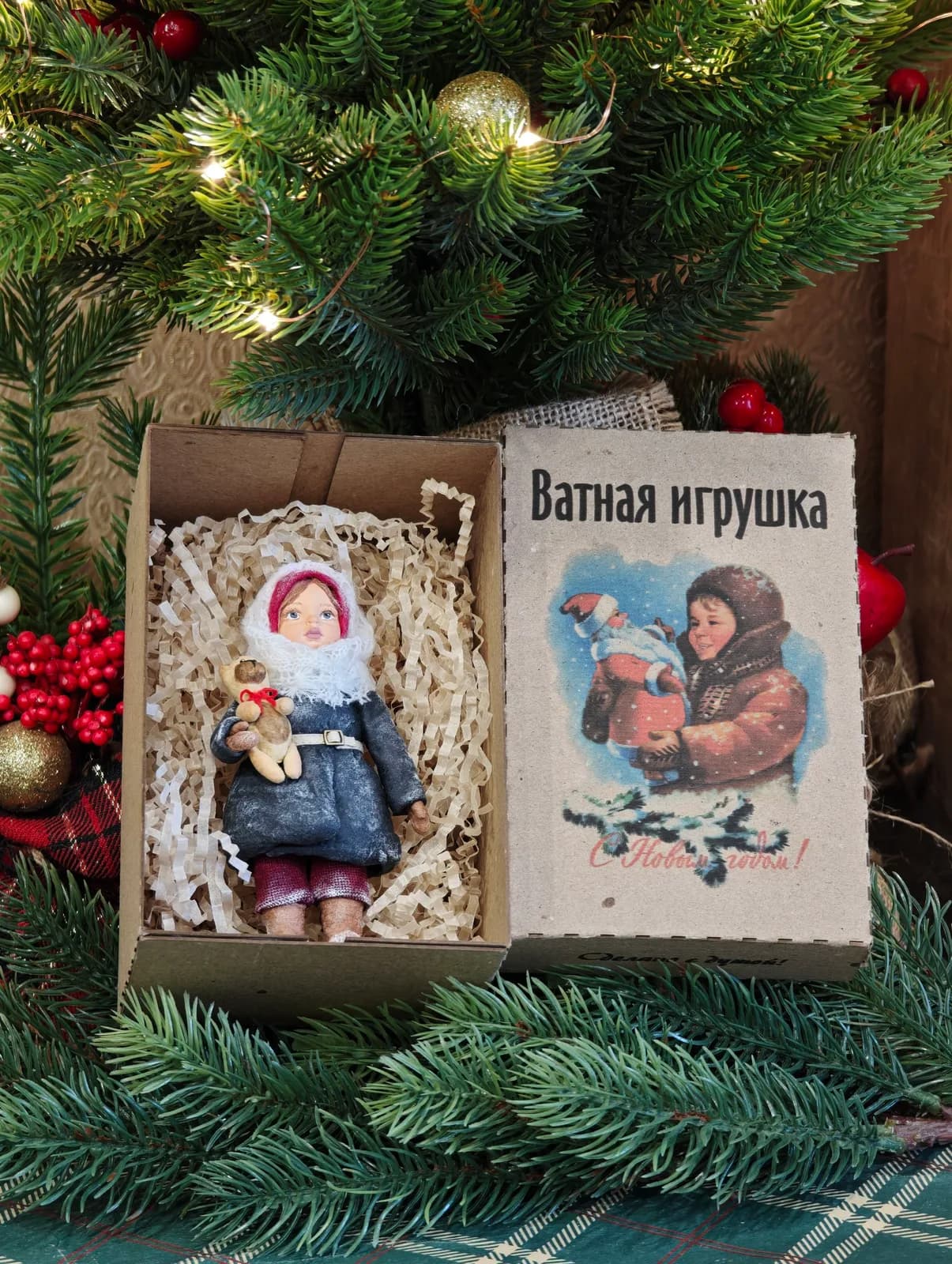 Ватная ёлочная игрушка «Коллекционная ватная ёлочная игрушка. Девочка с мишкой, ретро СССР, ручная работа, подарок»
